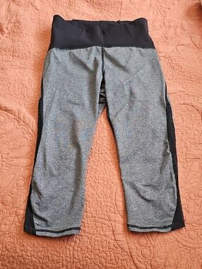 lululemon athletica Gray and Black Wide-Waistband Capri Leggings